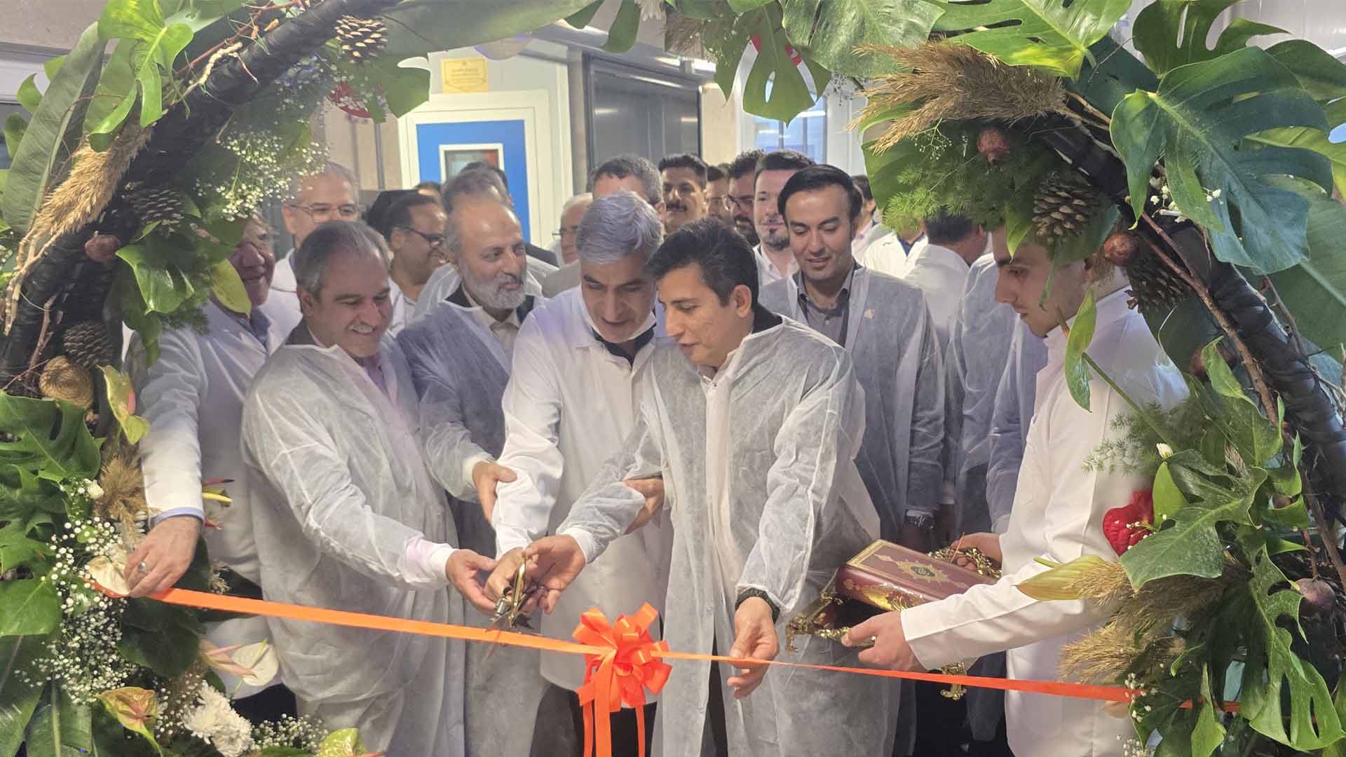 برگ زرینی دیگر از افتخارات شرکت داروسازی دانا  از یک محصول تزریقی مهم رونمایی شد و دو خط جدید قطره و شربت خوراکی افتتاح گردید